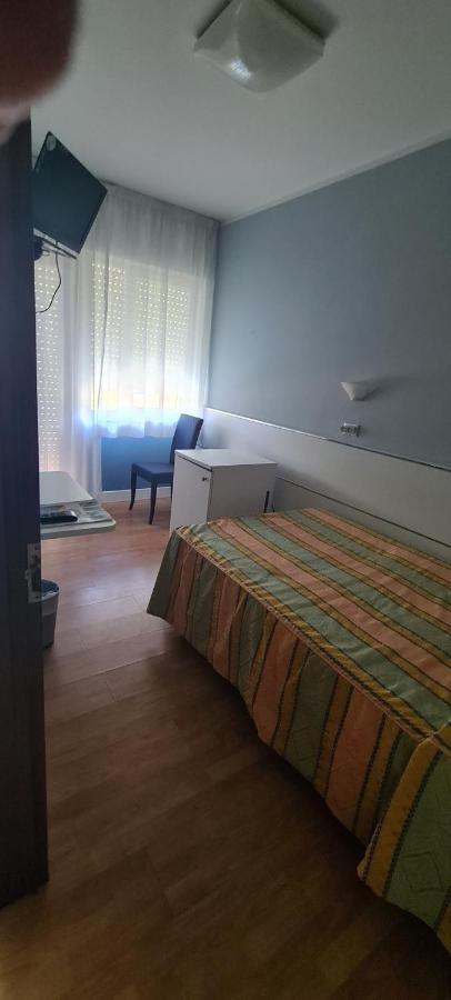 Hotel Eros Lignano Sabbiadoro Eksteriør bilde