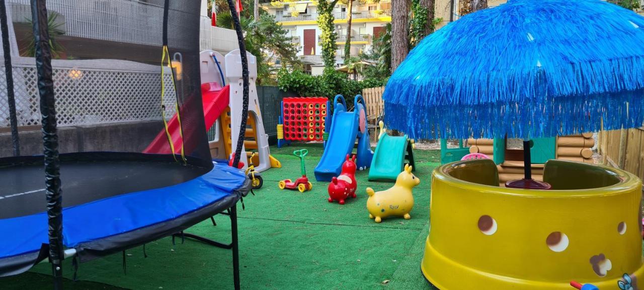 Hotel Eros Lignano Sabbiadoro Eksteriør bilde