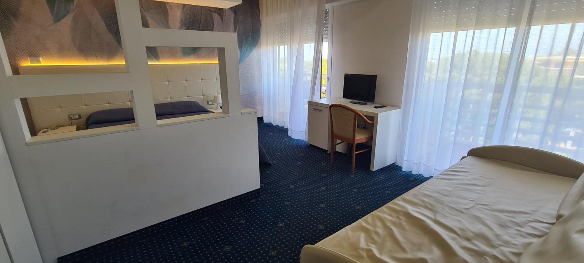 Hotel Eros Lignano Sabbiadoro Eksteriør bilde
