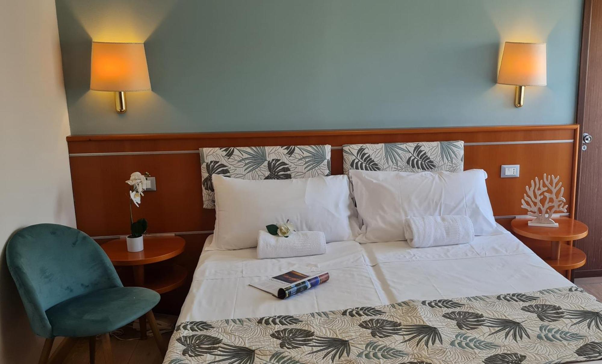 Hotel Eros Lignano Sabbiadoro Eksteriør bilde