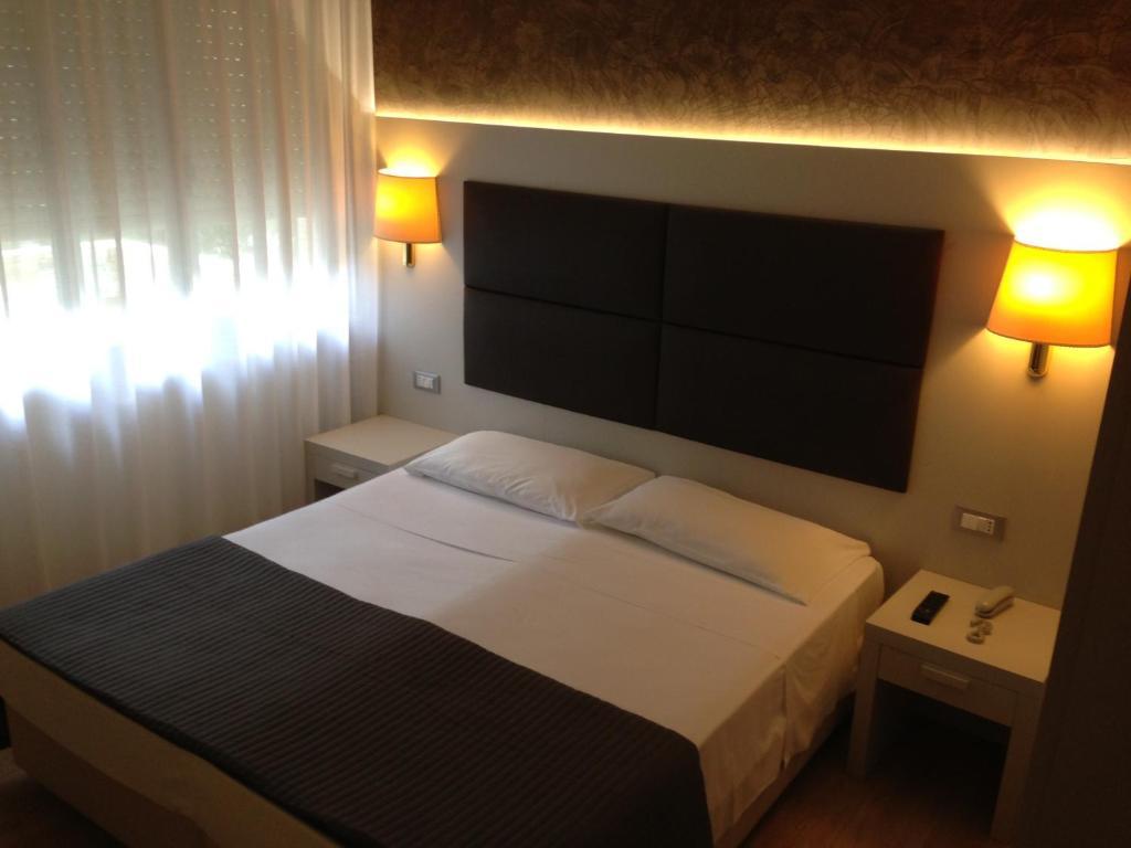 Hotel Eros Lignano Sabbiadoro Eksteriør bilde