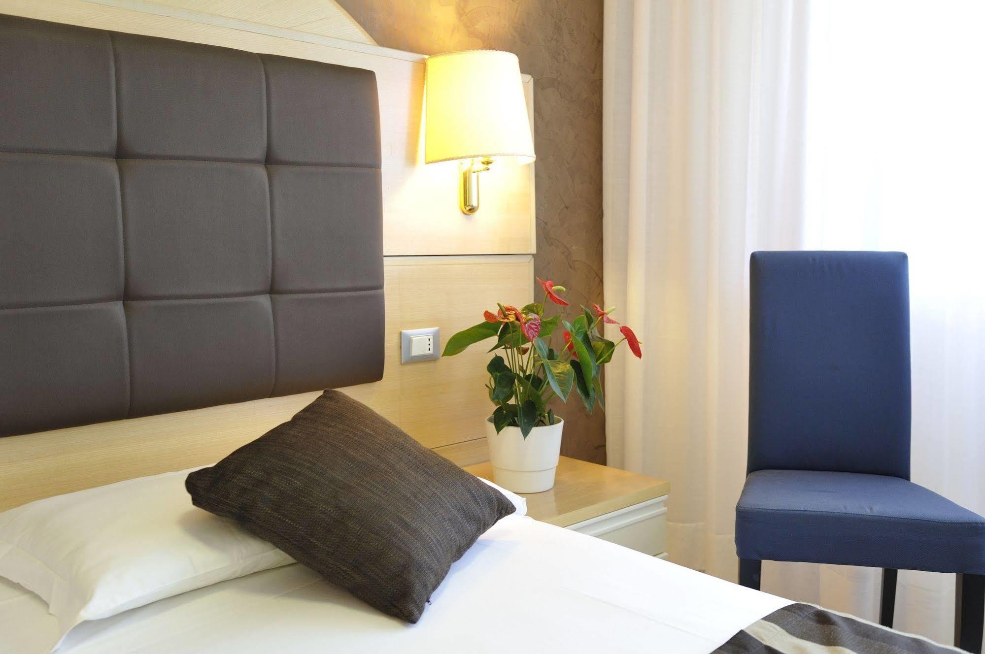 Hotel Eros Lignano Sabbiadoro Eksteriør bilde